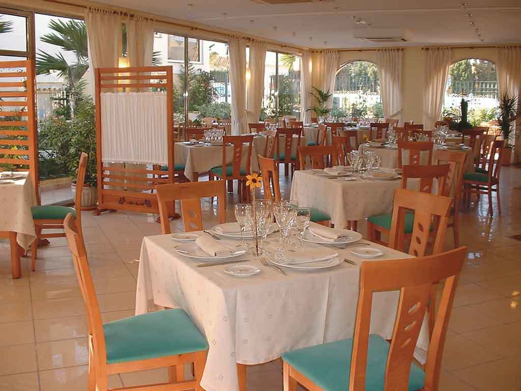 Aparthotel Residencial Vidalbir L'Alfas del Pi Exterior photo